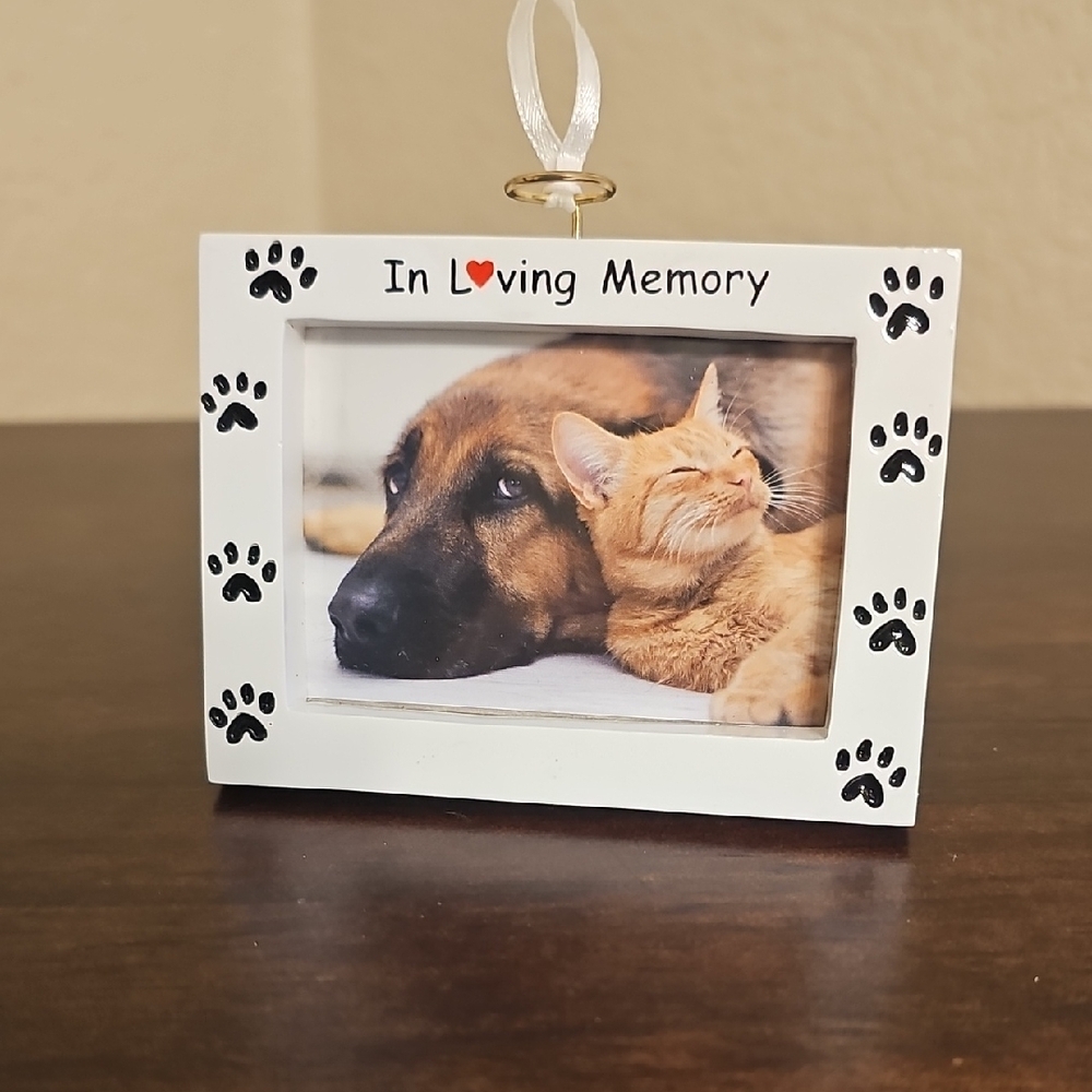 NWT-Pet Memorial Picture Frame with Paw Prints - Picture 3 of 3